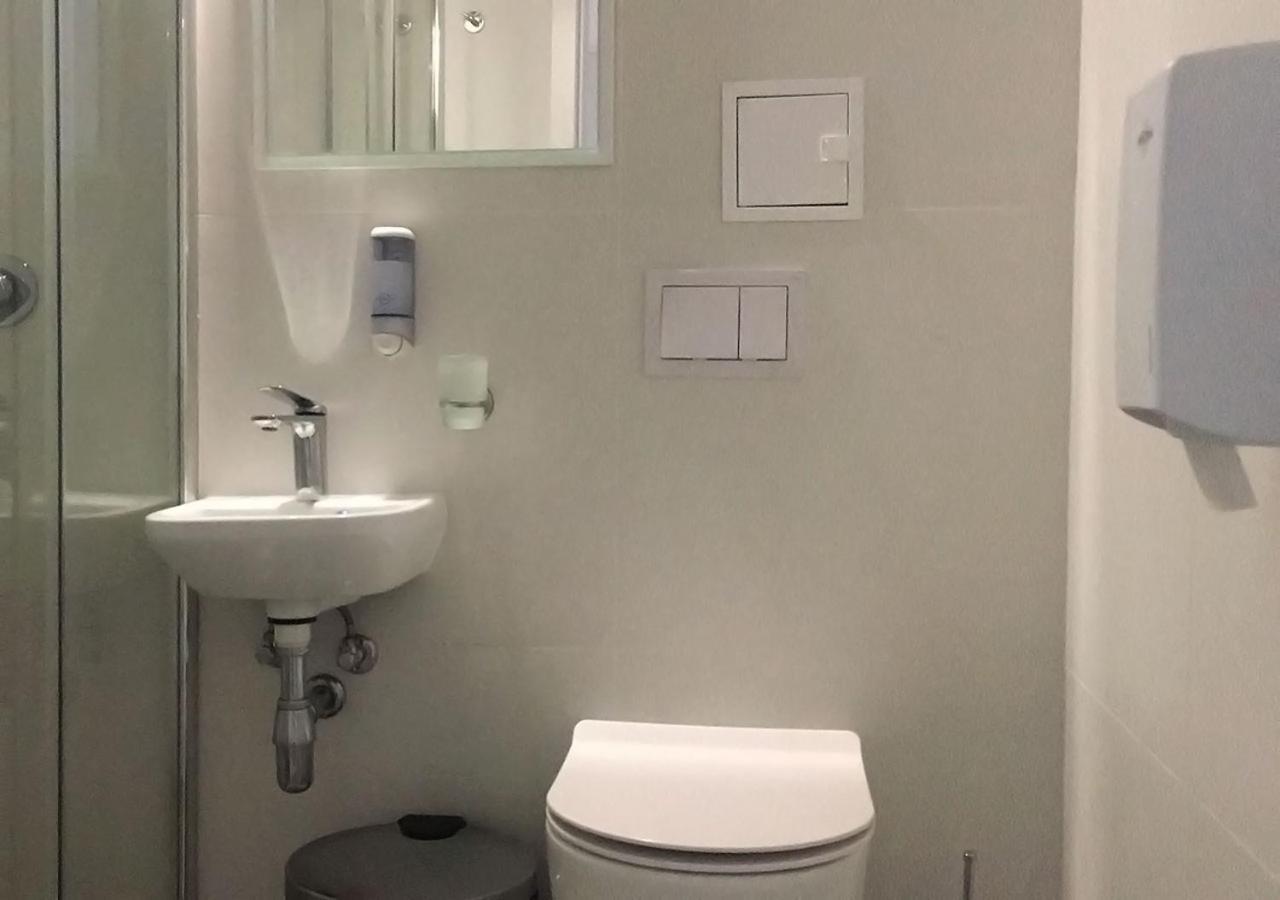 Kyivpasservis Hotel Extérieur photo