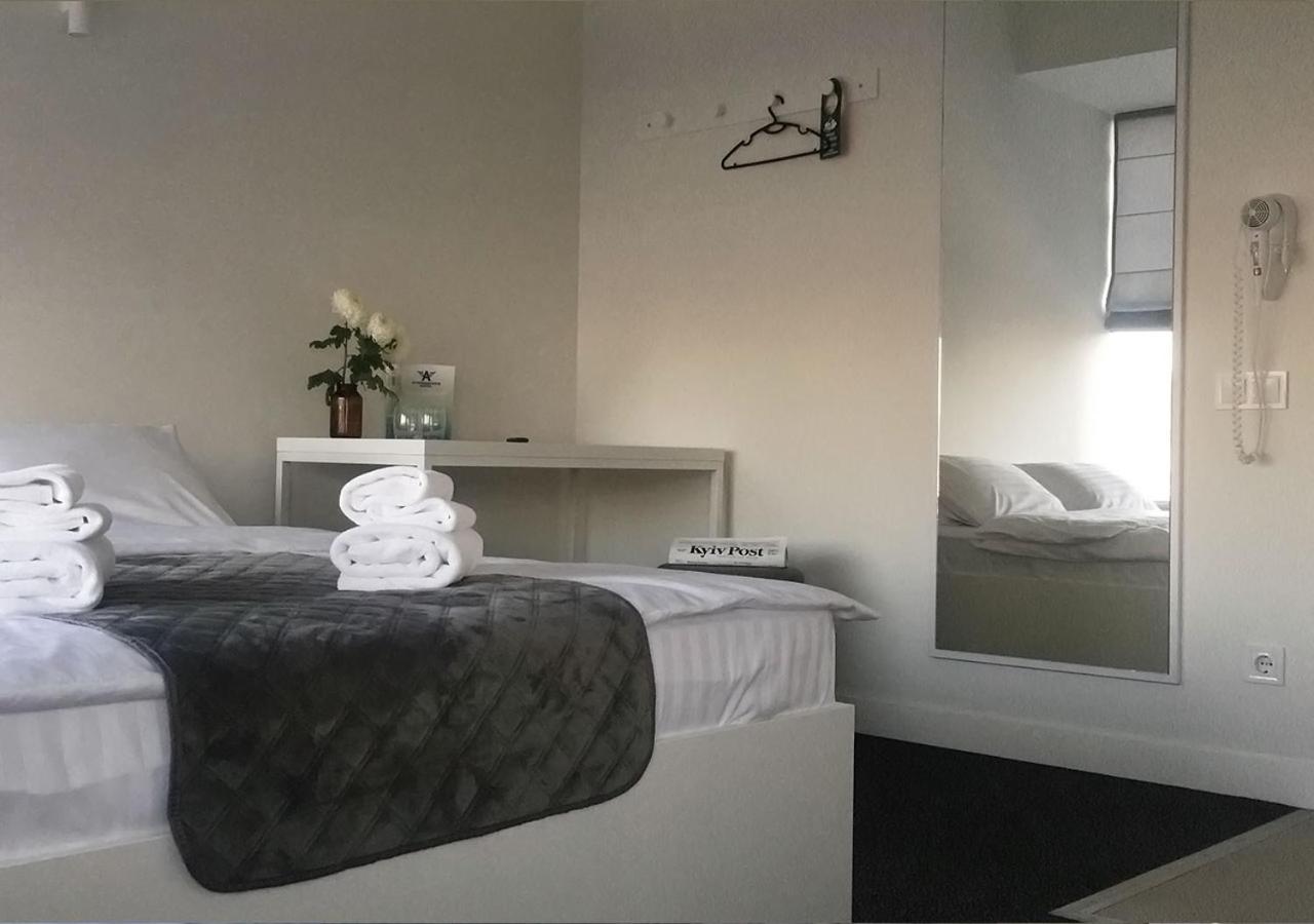 Kyivpasservis Hotel Extérieur photo